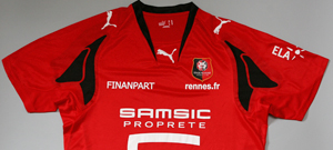 voici le vrai maillot domicile l'autre cet'ai l'ex